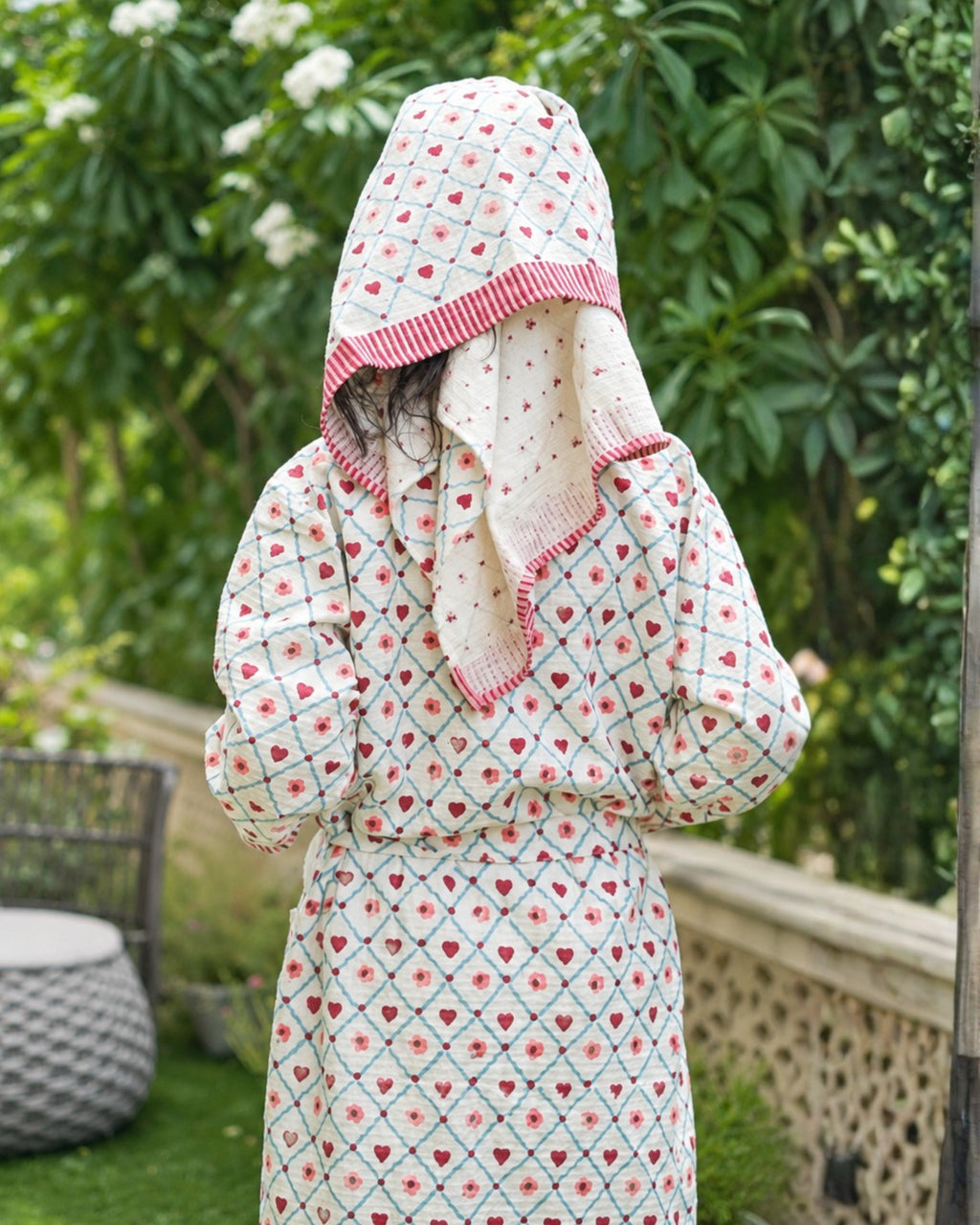 Pink Lemon Pink floral and burgundy hearts print towel photo 5